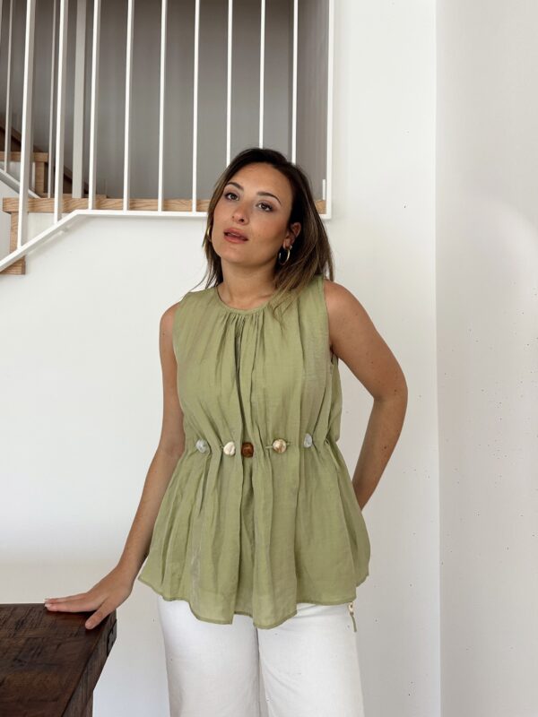 BLUSA OLIVA PIEDRAS