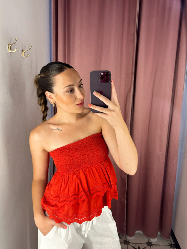 TOP/ FALDA PERFORADA ROJA